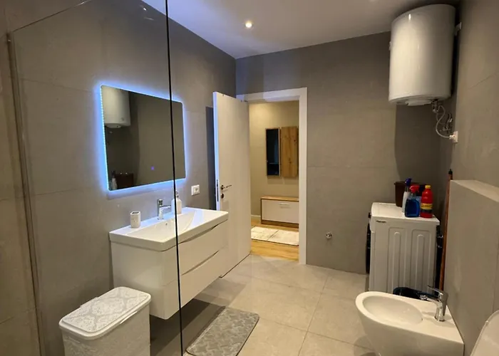 Loui Tirana 公寓 *